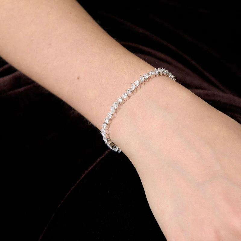 Multi Shape Diamonds Tennis Bracelet - 18K Gold | VS Clarity - Image 3