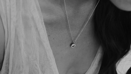 Diamond Peace Symbol Necklace - 18K Gold | VS Clarity - Image 5