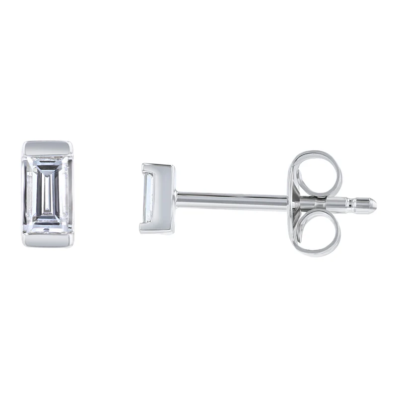 Diamond Baguette Stud - 18K Gold | VS Clarity - Image 6